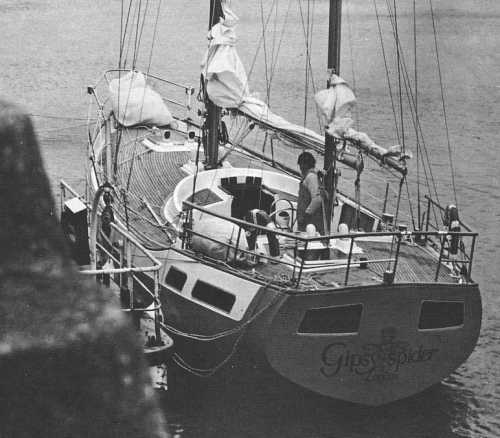 amphitrite-pub001.jpg